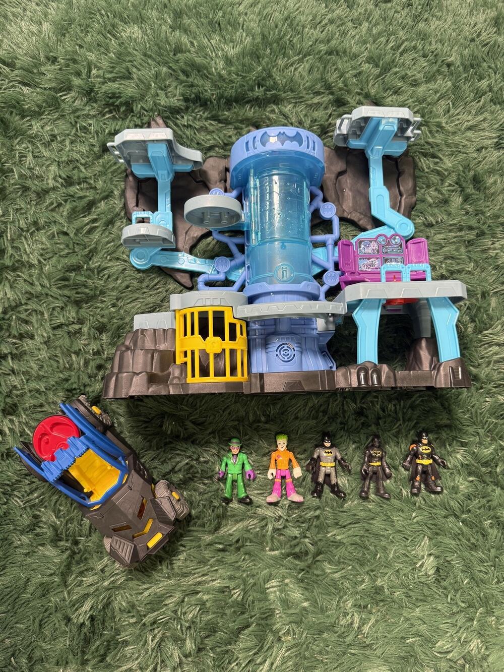 Fisher-Price Imaginext DC Super Friends Batcave Playset Batman Riddler Joker